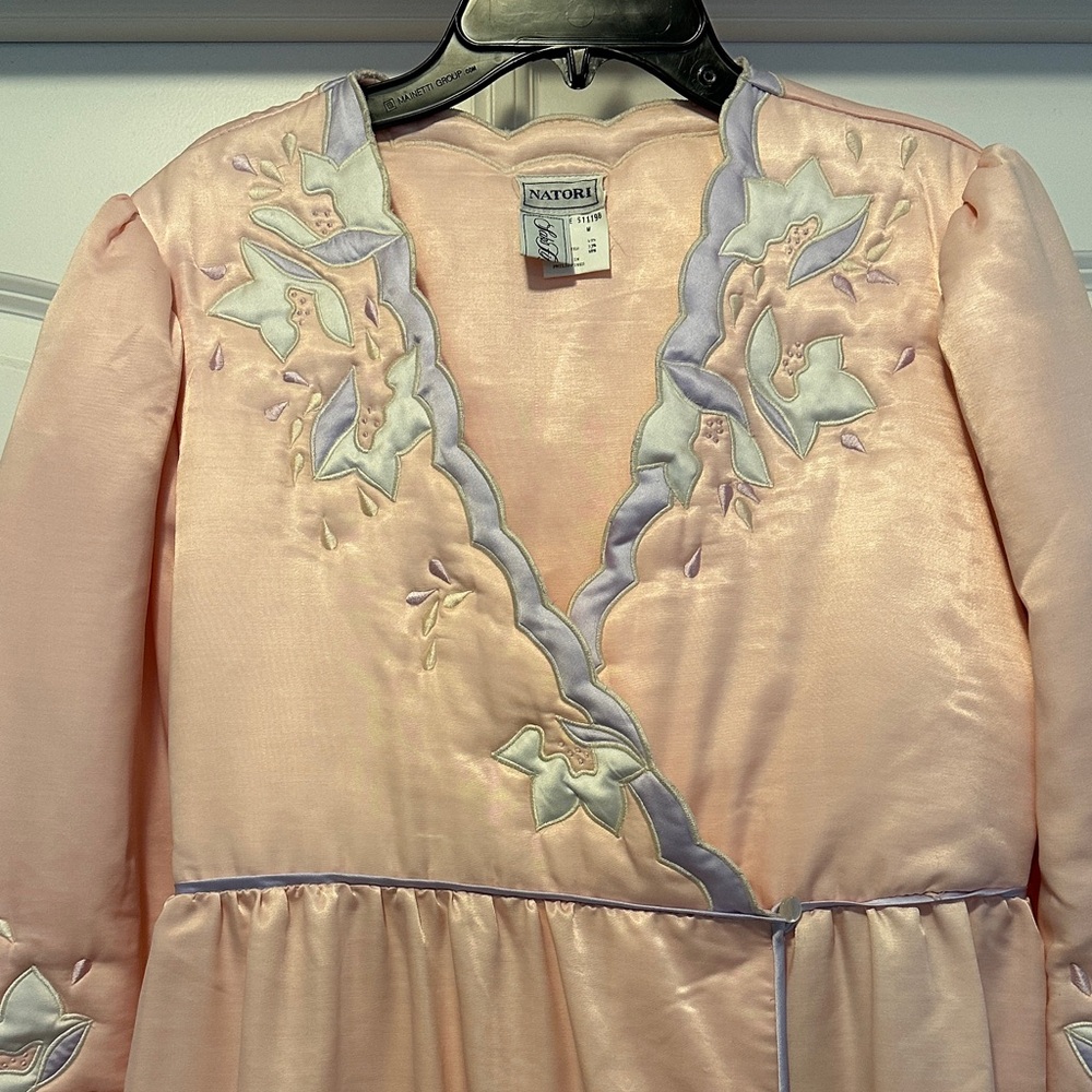 RARE Vintage Natori Saks Fifth Avenue Floral Embroidered Robe